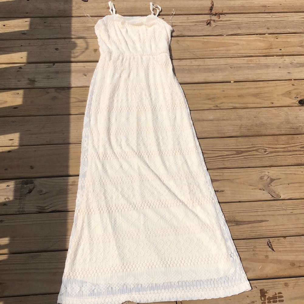 Fully Lined Lace Maxi Dress